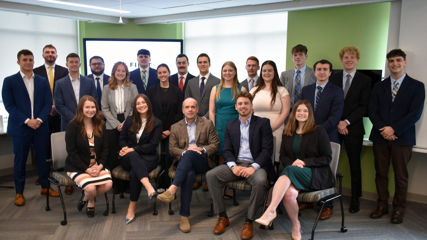 The Spring 2025 Strategic Management finalists with Dan Sullivan (B’91), seated in the center of the front row.