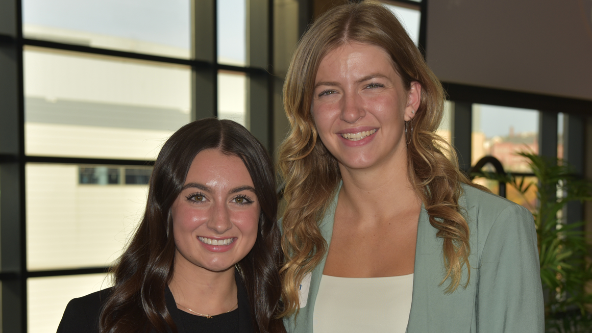 Marissa Panzetta (B’25) and Sarah Martin (B’25) at the Supply Chain Connection annual networking event.