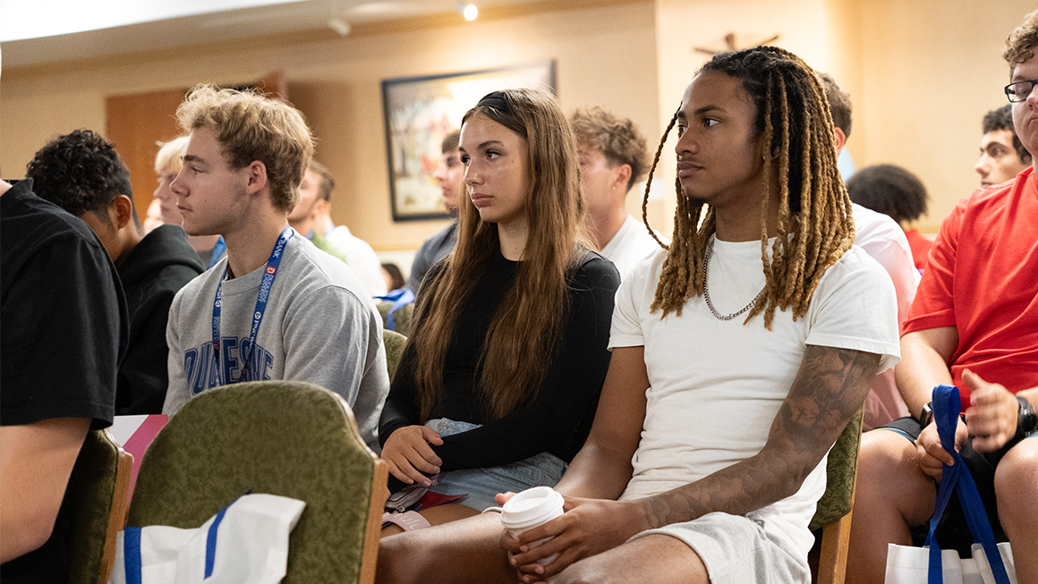 First-Year Business Students at the Meet the Dean Session.