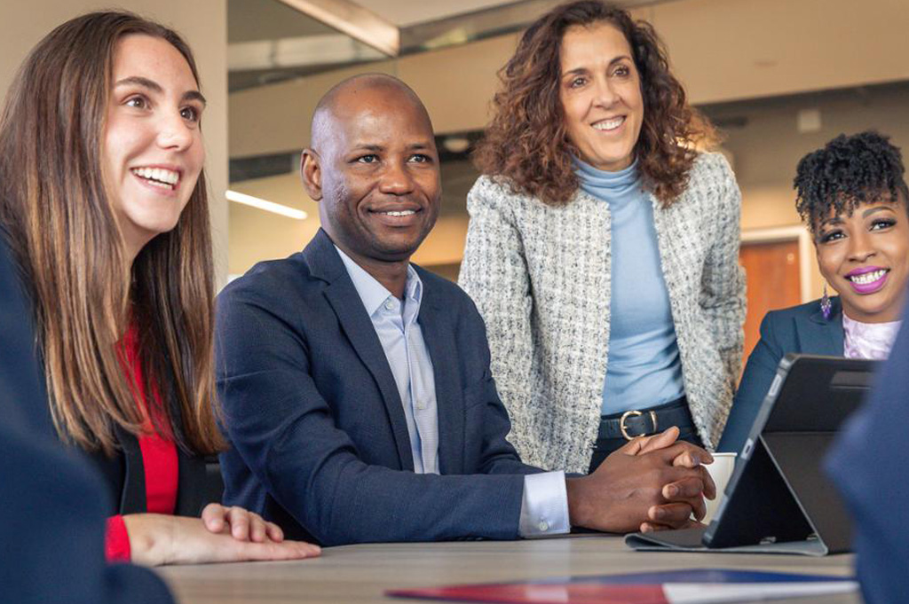 Specialized Master's students with faculty