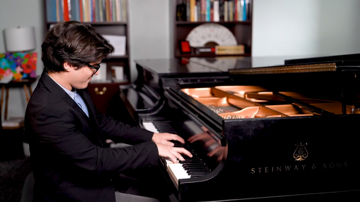 Maikol Pérez Gómez performs Brahms’ Intermezzo in A-flat Major, Op. 76, No. 3 in a recorded piano performance.