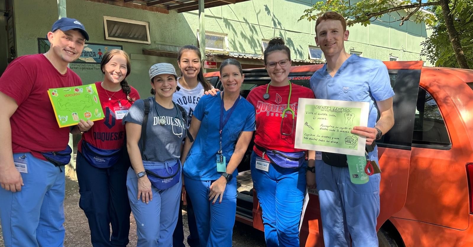 students abroad in roatan