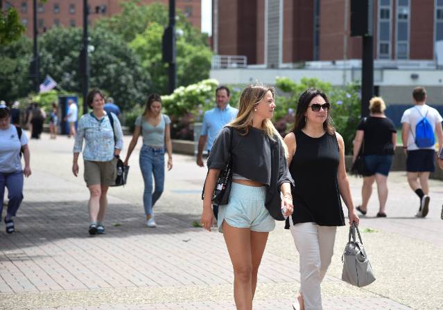 Families on Academic Walk during the FAST Program