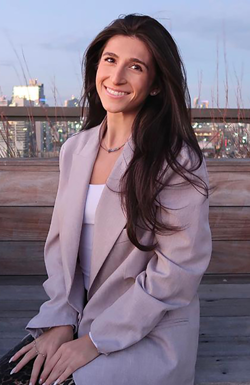 Headshot of Giovanna Elo, GB'25