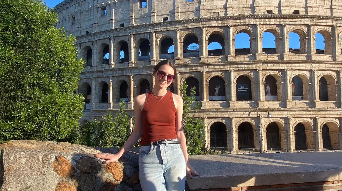 Catherine Startup in front of Rome Colosseum