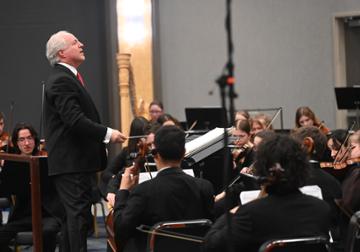 PSO Maestro conducts the Duquesne Symphony Orchestra 