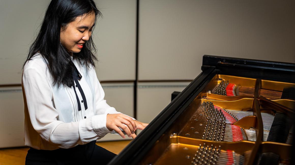 Lili Cai playing piano