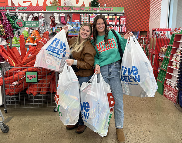 School of Education Ambassadors Zoe Brunick and Julia Palmer shop for holiday gifts