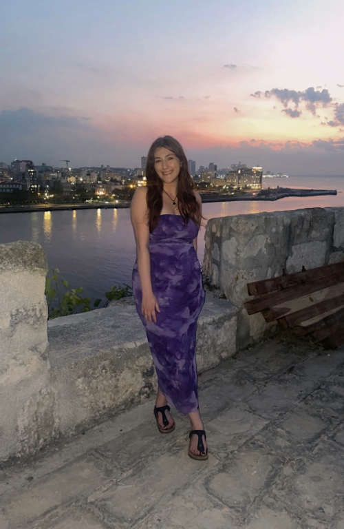 Kat in front of the ocean